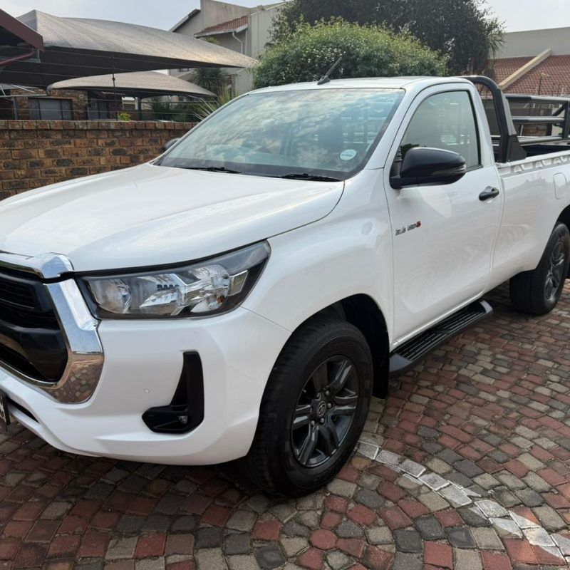 2023 TOYOTA HILUX 2.4 GD-6 RB RAIDER P/U S/C (DS000383)